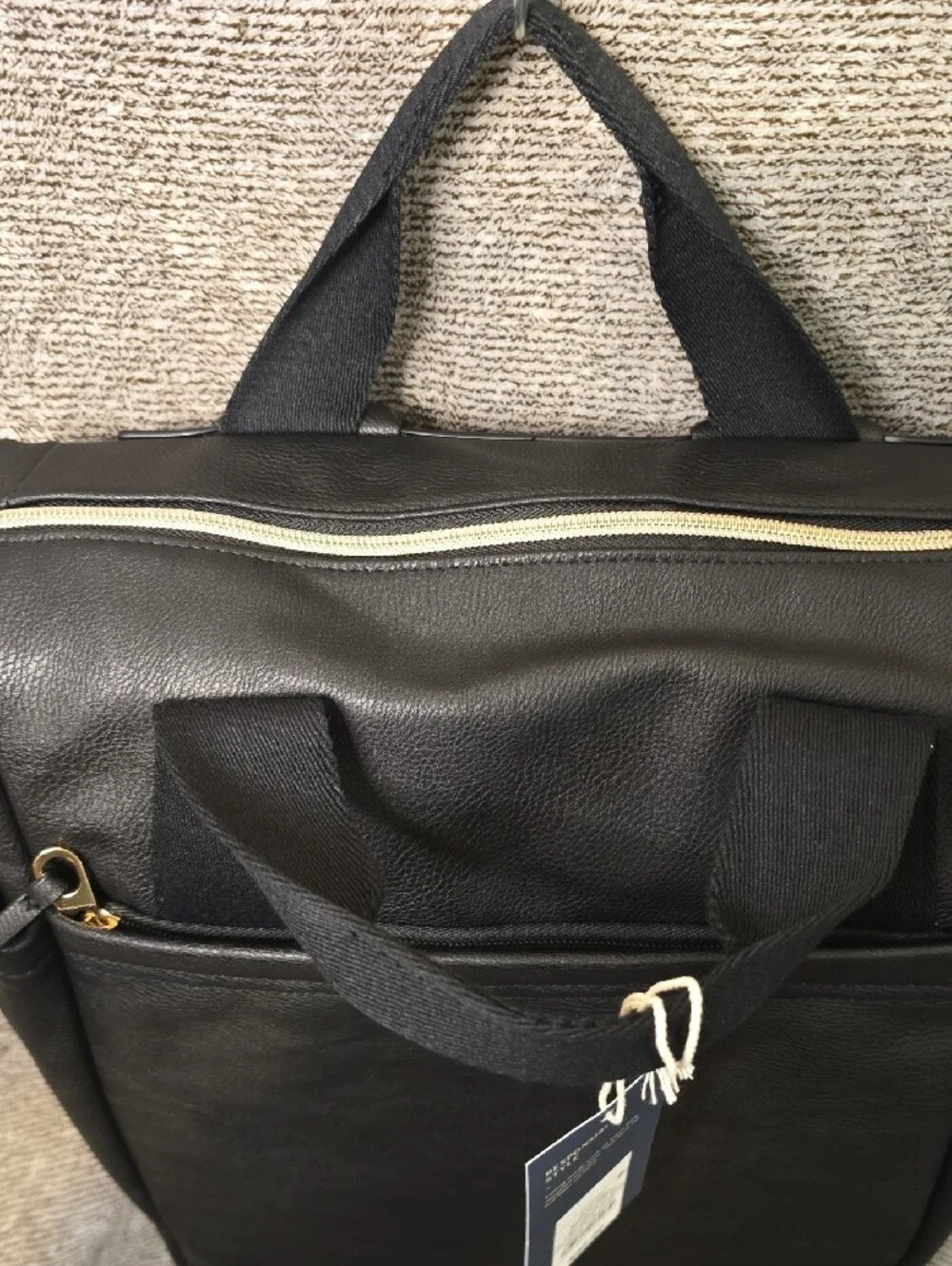 Universal Thread zipper modern